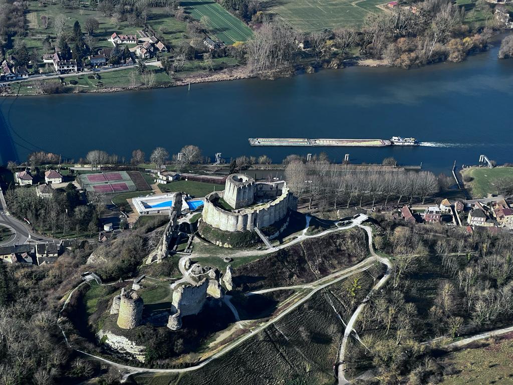 Visite de Château-Gaillard : découvrez la forteresse normande vue du ciel