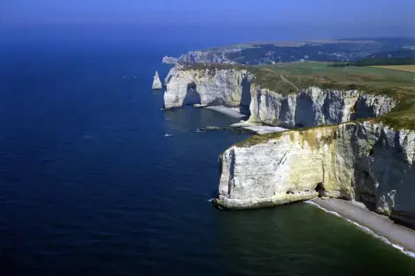 tour-en-helicoptere-deauville-falaises-etretat Tour en hélicoptère à Deauville, circuit les falaises d'étretat